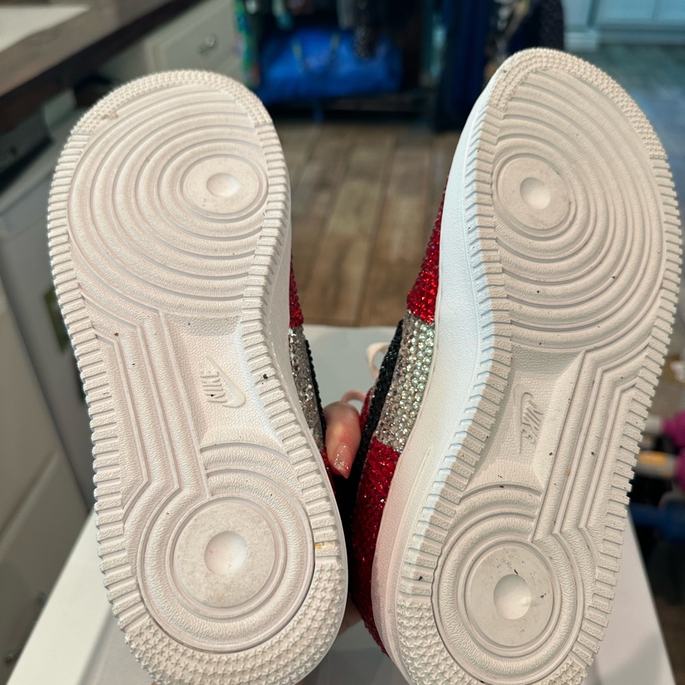 7Y/8.5M Women’s Nike Black, White & Red  CUSTOM Blinged Air Force 1’s. - Picture 5 of 9